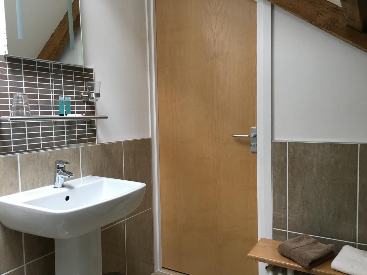 ホテル Kings Head Capel Hendre エクステリア 写真